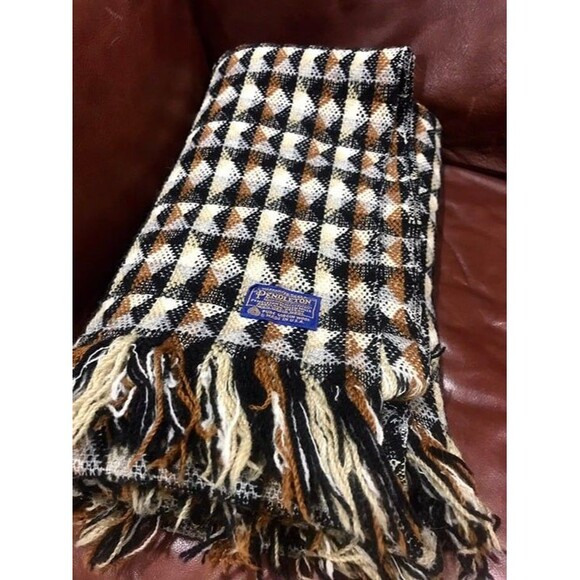 Pendelton Wool throw blanket - Picture 2 of 12